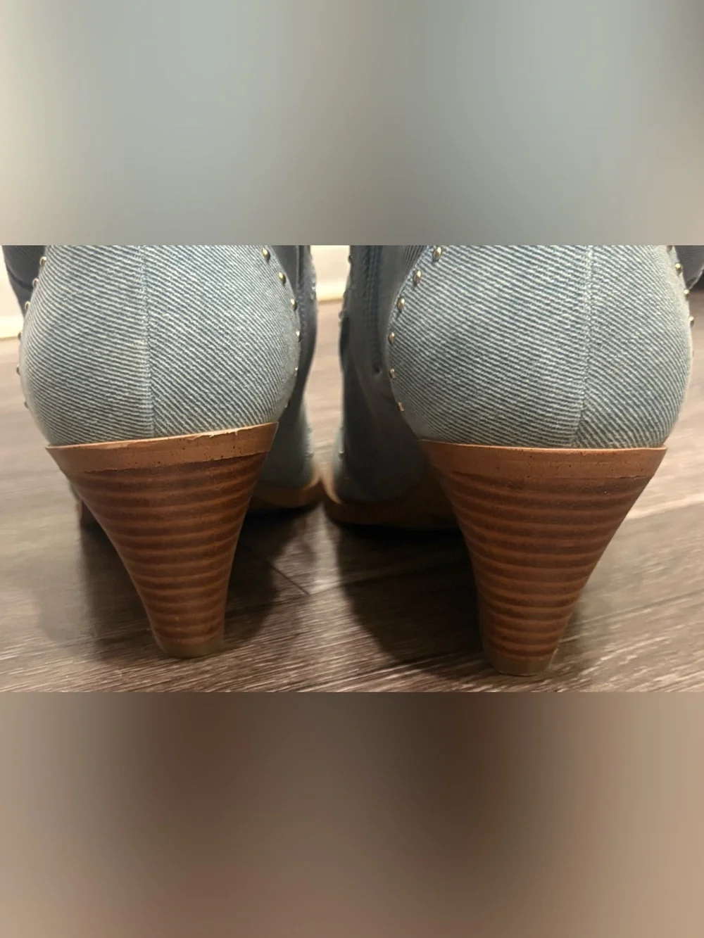 Jessica Simpson Women's Zaikes Studded Light Blue Jean Western Boots Size 9.5
